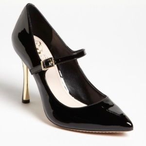 NWB Vince Camuto Leather Pumps